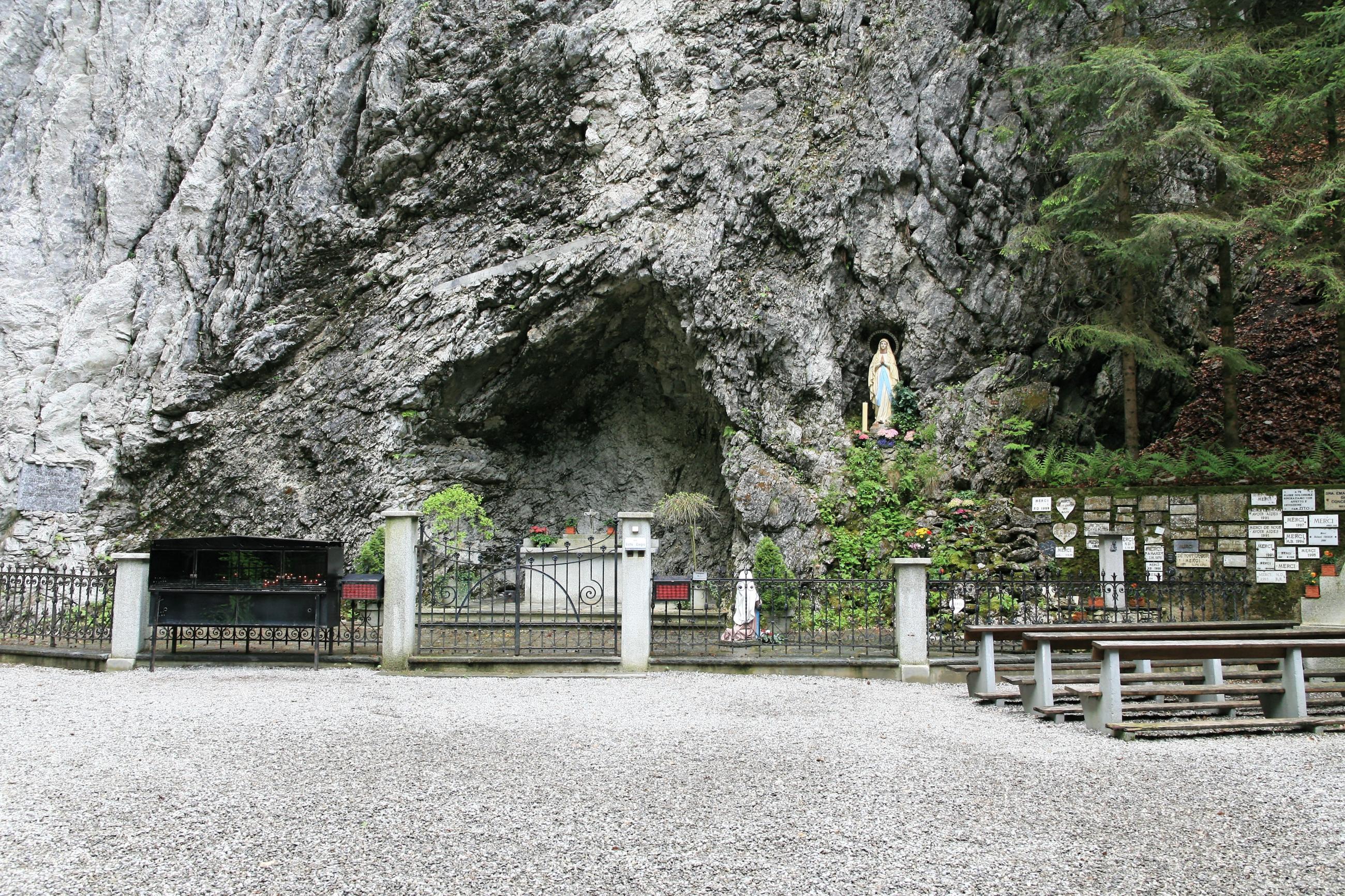 Grotte de Notre-Dame de Lourdes - Grandvillard